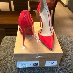 Red IRIZA 100 PATENT. Size 39
